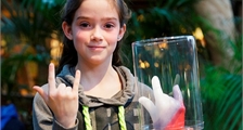 Wax hands in Center Parcs Park Bostalsee
