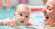 Babyzwemmen in Center Parcs Park Eifel