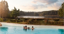 Piscine extérieure à Center Parcs Le Lac d'Ailette