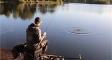 Vissen in Center Parcs Limburgse Peel