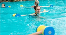 Aqua Jump in Center Parcs Villages Nature Paris