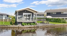2-4-persoons chalet 2-4C in Landal Waterpark Sneekermeer
